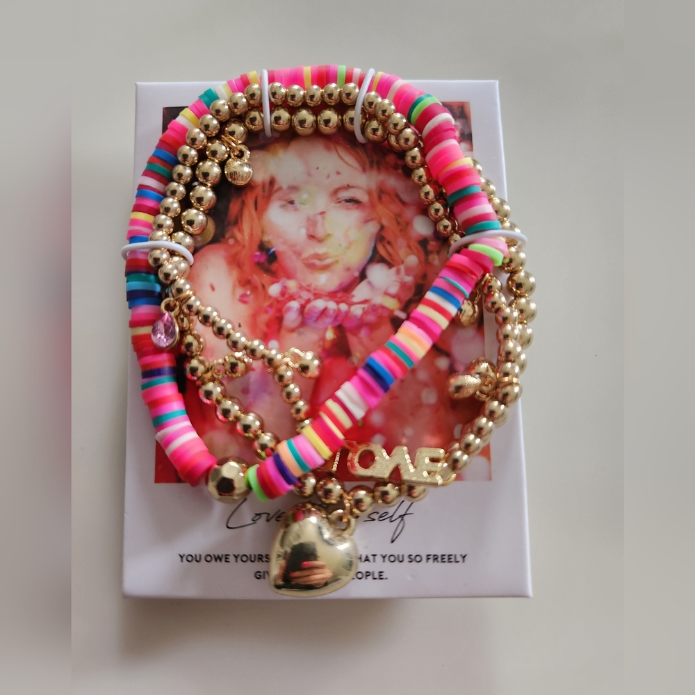 Love yourself 3pc Streatchy Braclets
